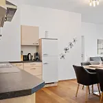 Gartenwohnung 90m² *