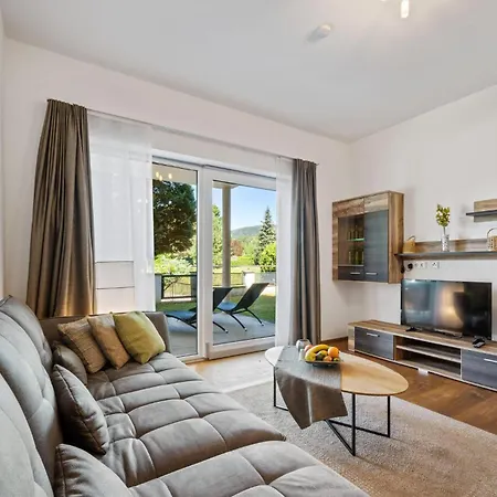 Gartenwohnung 90M² Apartman 4*