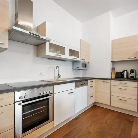 Gartenwohnung 90m² *